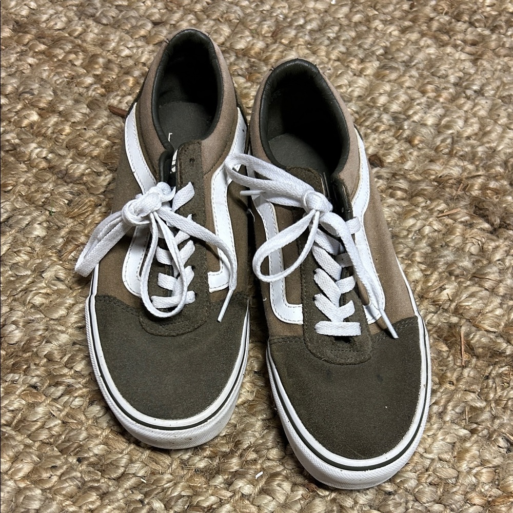 Vans Women's Sneakers - Black, Tan, and White